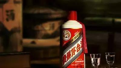 "信陽(yáng)毛尖"搭上"茅臺(tái)"，飲茶又喝酒的“仙股”要飛升？手里還有"成龍"商標(biāo)！